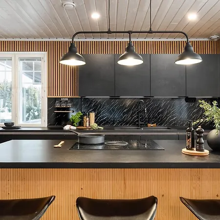 Purola 4br Escape With Jacuzzi, Sauna And Bbq Hotel *